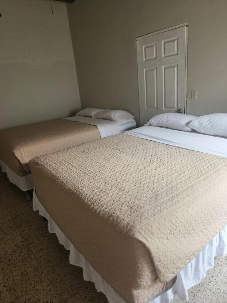 Aparta Hotel Palmerola Комаягуа Екстериор снимка