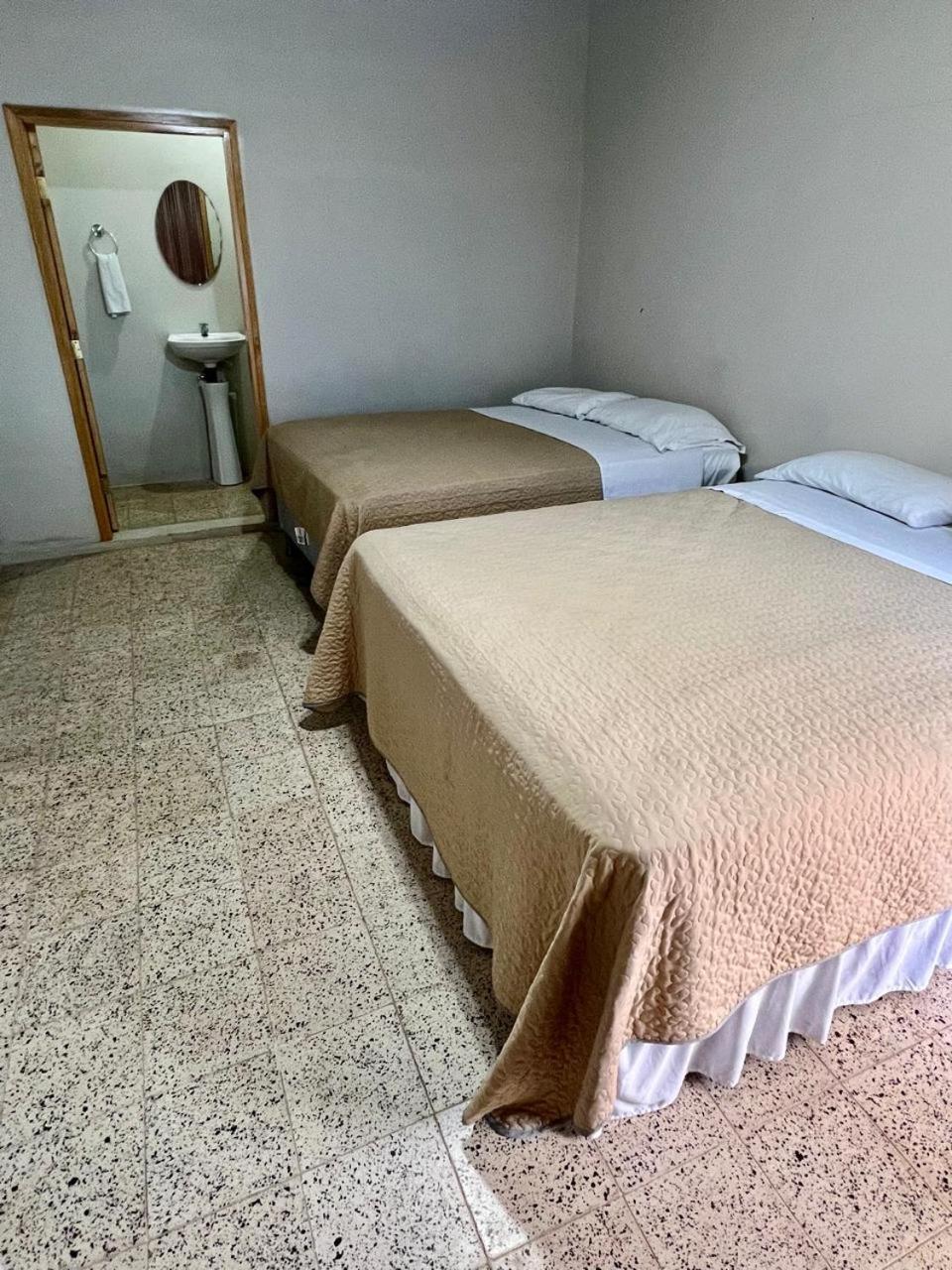 Aparta Hotel Palmerola Комаягуа Екстериор снимка